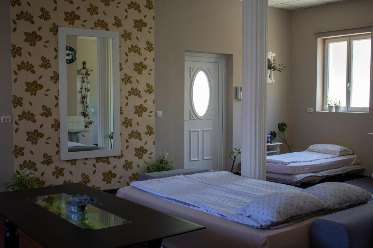 Yox Apartment 1 Oradea Zewnętrze zdjęcie
